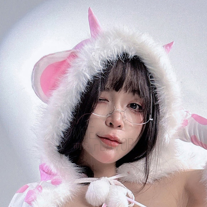 Winter Plush Cow Hood Shawl - MOEFLAVOR - Waifu Inspired Fashion and Lingerie Store