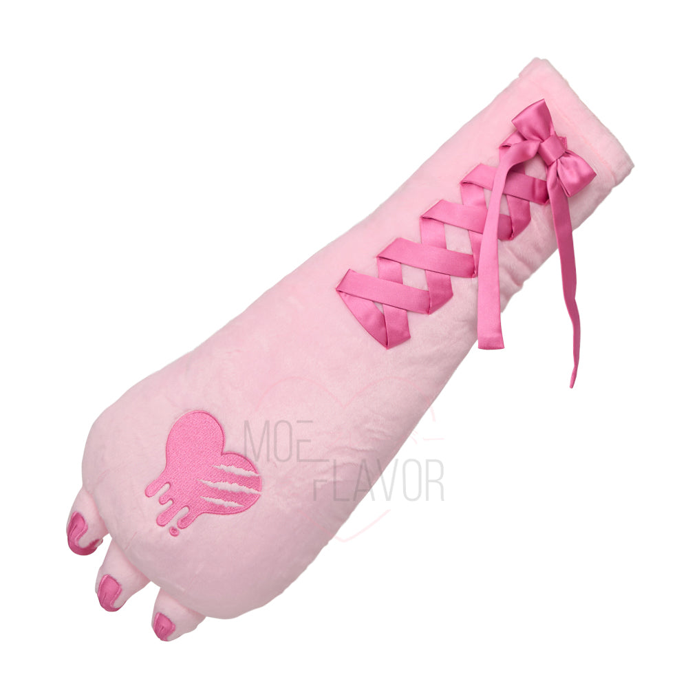 Pastel Winter Bear Claw Paw Sleeves in Pink by MOEFLAVOR, featuring plush puffy paws with embroidered claw details, adjustable openings, and a thoughtful slit for phone use. Finished with heart embroidery, lace-up design, and a bold bow at the bicep, inspired by Gloomy Bear.